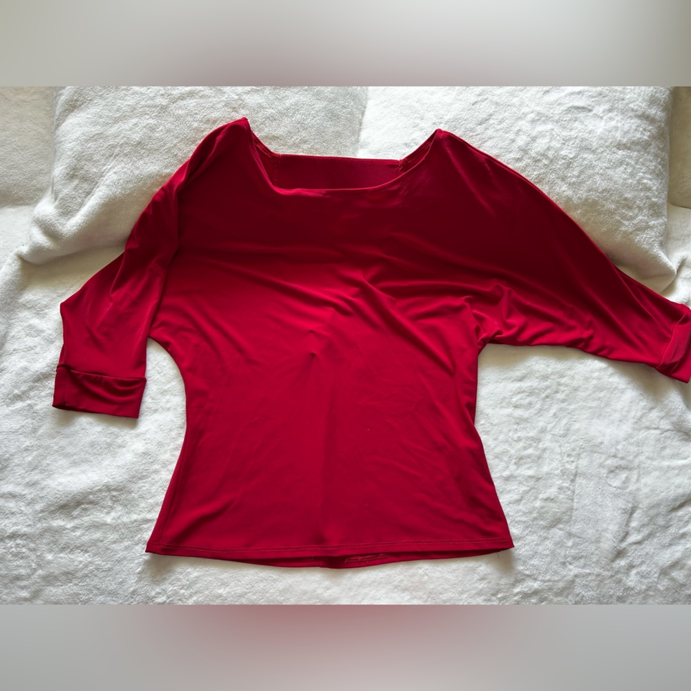 Frank Lyman Design Red Asymmetrical Short Sleeve T-Shirt